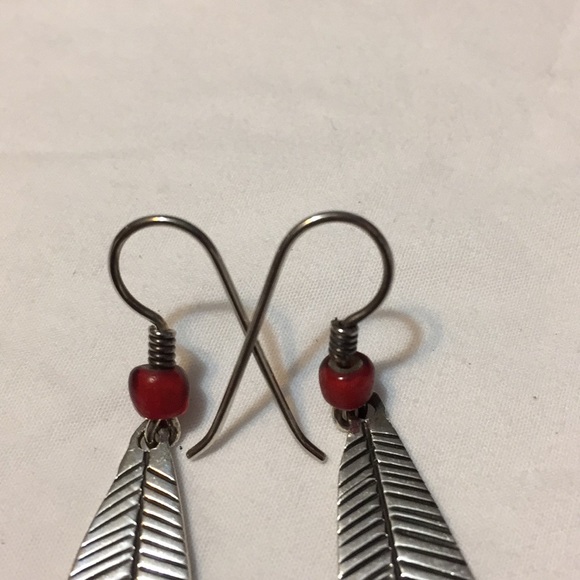 feather fish hooks earrings - Picture 2 of 6